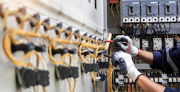 Professional Electrician technician working in Milan, IL